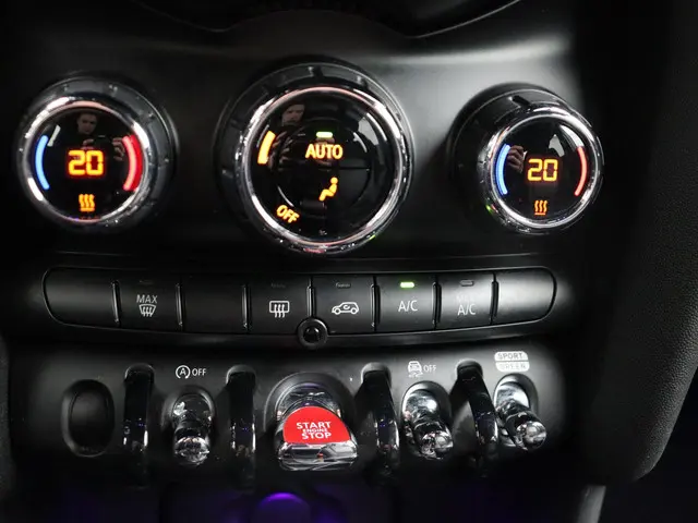 MINI 5-Deurs Cooper 2019 Benzine 18