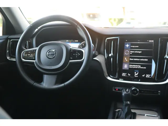 Volvo V60 2.0 T5 Inscription 2018 Benzine 2