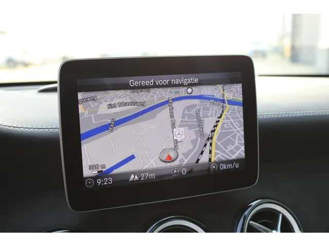 Mercedes-Benz CLA 180 AMG 2018 Benzine 9