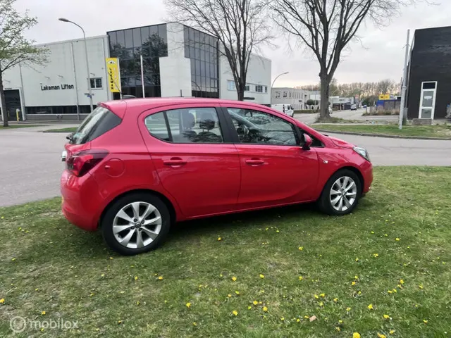Opel Corsa 1.4 Favourite 2018 Benzine 9
