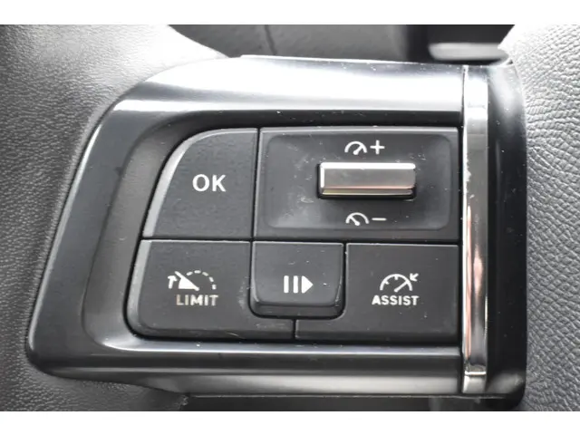 Citroën C4 Puretech 130 Shine 2020 Benzine 13