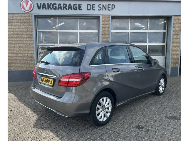 Mercedes-Benz B-Klasse 180 Ambition 2016 Benzine 2