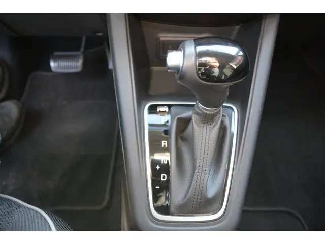 Kia Venga 1.6 CVVT automaat 2016 Benzine 33