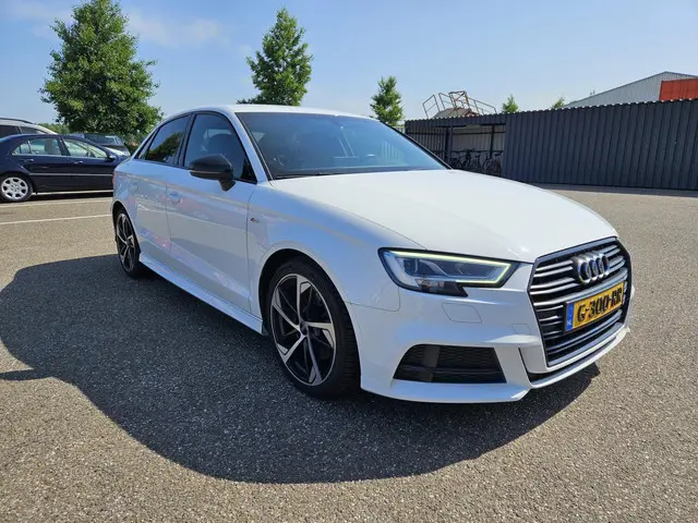 Audi A3 Limousine 40 TFSI S-line 2019 Benzine 5