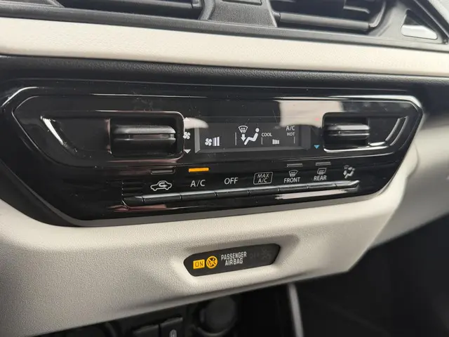 Suzuki Swift 1.2 Select Smart Hybrid 2025 Benzine 17