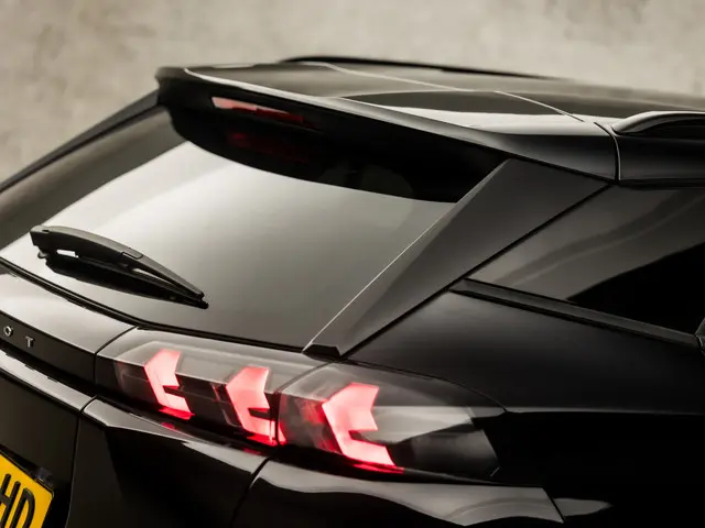 Peugeot 2008 1.2 PureTech Allure Sport 2021 Benzine 30