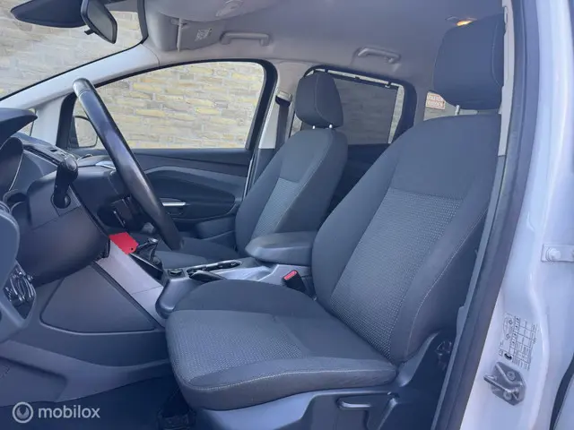 Ford C-MAX Edition Plus. Hogeinstap. 2014 Benzine 8