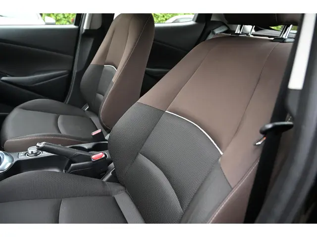 Mazda 2 Skyactiv-G 75 6MT Comfort 2021 Benzine 12