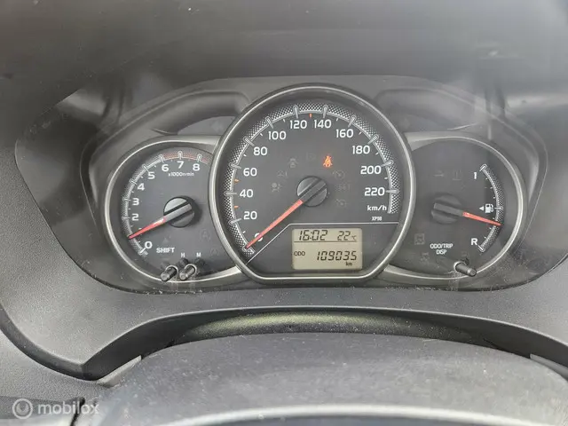 Toyota Yaris 1.0 VVT-i Access camera 2015 Benzine 14