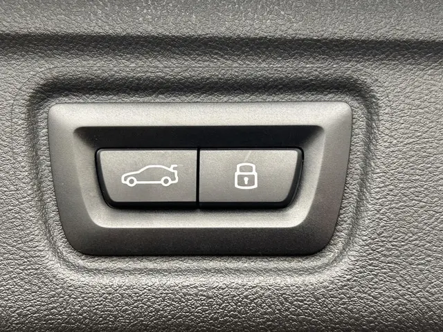 BMW 3 Serie Touring 320e 2024 Hybride Benzine 27