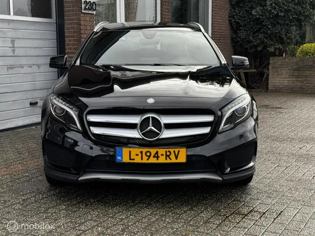 Mercedes-Benz GLA 180 Prestige 2016 Benzine 16
