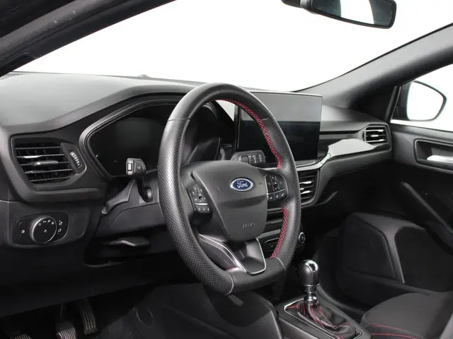 Ford Focus 1.0 EcoBoost Hybrid ST Line 2023 Benzine 2
