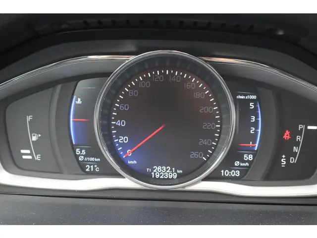 Volvo S60 2.0 D4 R-Design 2015 Diesel 28