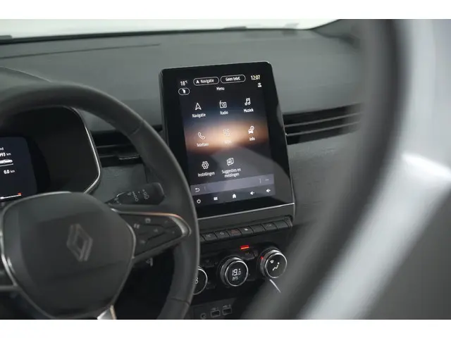 Renault Clio TCe 90 GPF techno 2025 Benzine 50