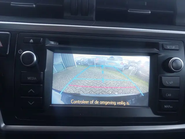 Toyota Auris 1.8 Hybrid Aspiration 2015 Hybride Benzine 11