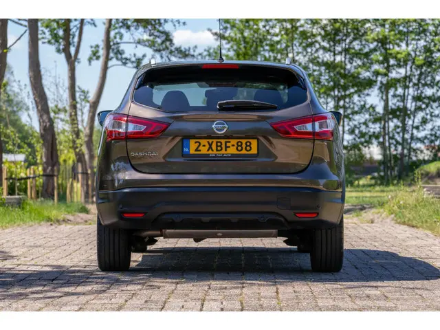 Nissan QASHQAI 1.2 Tekna 38.600 km + NAP 2014 Benzine 10