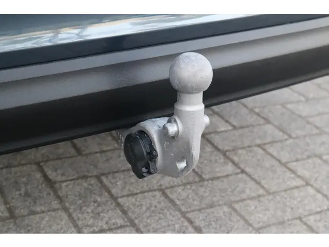 Volvo V60 2.0 B3 Essential Edition 2024 Benzine 17