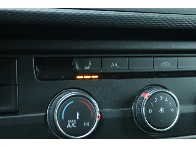 Volkswagen Transporter 2.0 TDI L1H1 30 2020 Diesel 21