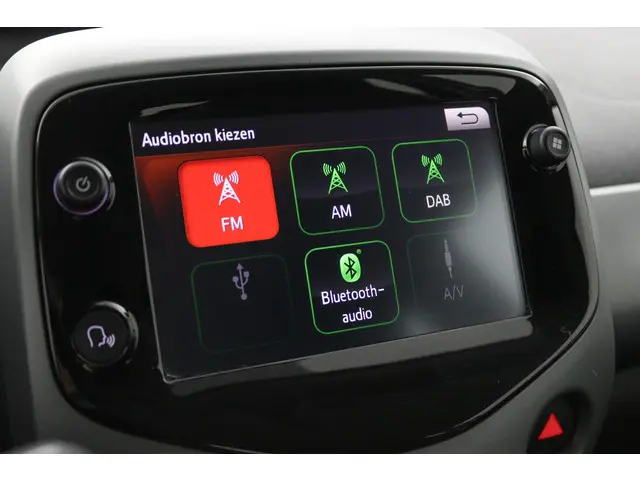 Toyota Aygo 1.0 VVT-i x-play 2022 Benzine 39