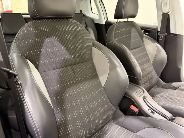 Peugeot 2008 1.2 PureTech Allure Automaat 2014 Benzine 44