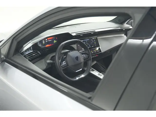 Peugeot 308 SW PureTech 130 EAT8 GT 2024 Benzine 3