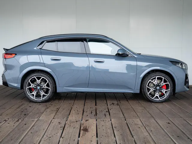 BMW iX2 eDrive20 2025 Elektrisch 4