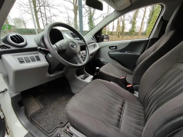 Nissan Pixo 1.0 Look 2013 Benzine 17