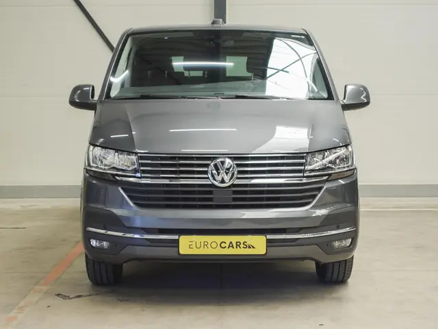 Volkswagen Transporter 2.0 TDI L2H1 2023 Diesel 16