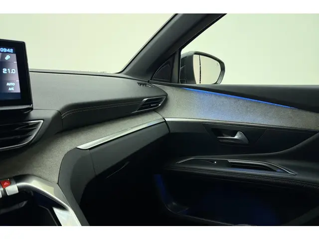 Peugeot 3008 1.2T 130pk GT 2024 Benzine 27