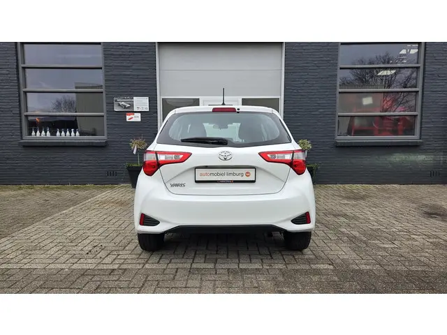 Toyota Yaris 1.5 VVT-i Comfort 2018 Benzine 4