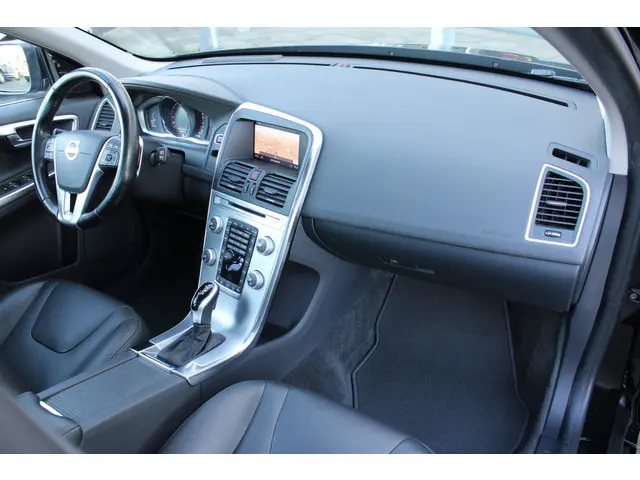 Volvo XC60 T5 Automaat Polar+ 2018 Benzine 52