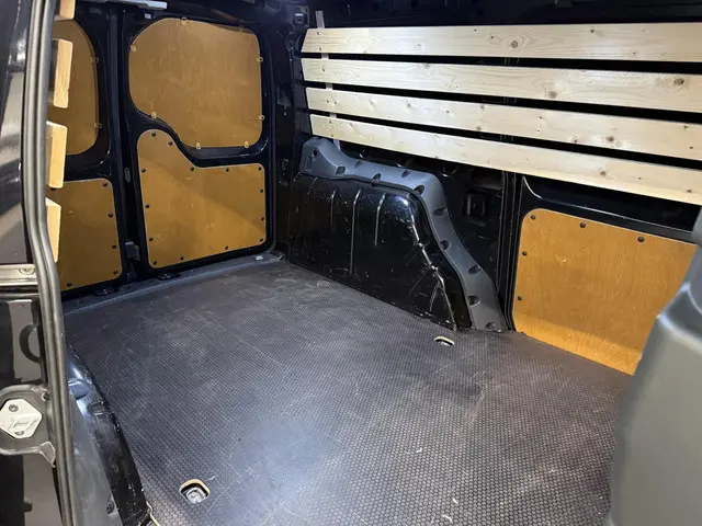 Volkswagen Caddy Cargo Maxi 2.0 TDI Style 2023 Diesel 8