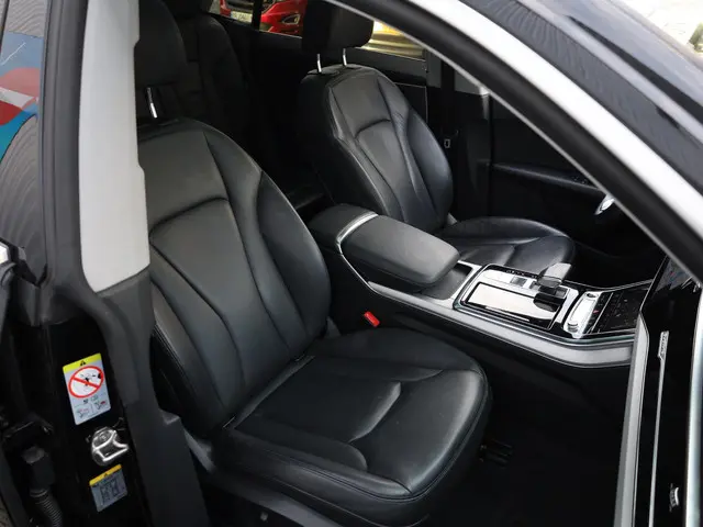 Audi Q8 55 eTFSI Quattro 2022 Benzine 35