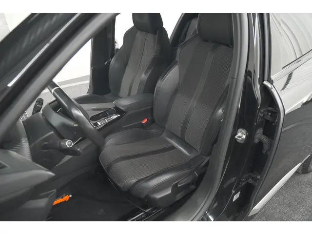 Peugeot 2008 PureTech 130 GT-Line 2020 Benzine 27