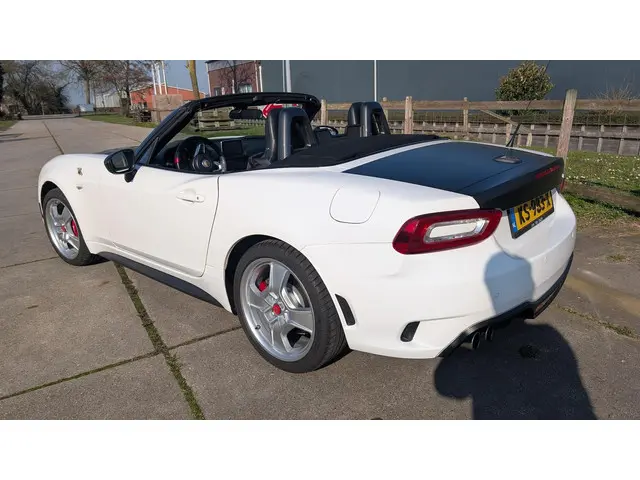 Fiat 124 Spider 1.4 MultiAir Turbo Abarth 2016 Benzine 5