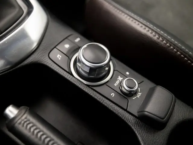 Mazda 2 1.5 Skyactiv-G GT-Luxury 2017 Benzine 25