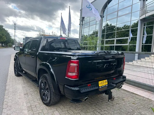 Dodge Ram 1500 5.7 V8 aut Bighorn 154042 km 2018 LPG/Gas 3