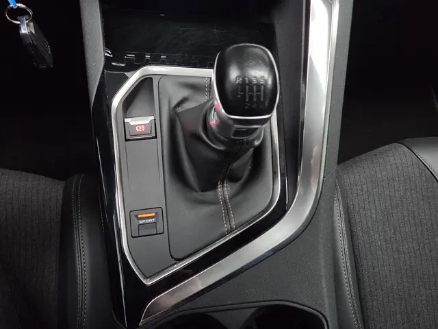 Peugeot 3008 1.2 PureTech GT Line 2020 Benzine 35