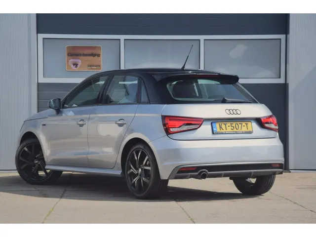 Audi A1 Sportback 1.0 TFSI Adrenalin S line 2017 Benzine 23