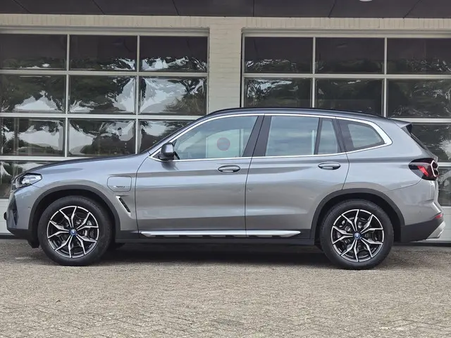 BMW X3 xDrive30e 2022 Hybride Benzine 3