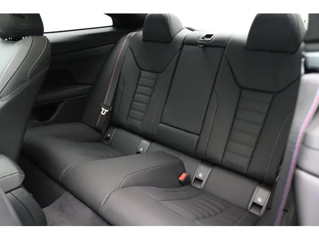 BMW 4 Serie Coupé 420i 2025 Benzine 18