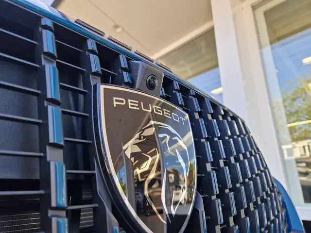 Peugeot 2008 1.2 Hybrid 145 GT 2025 Hybride Benzine 11