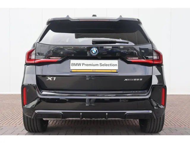 BMW X1 xDrive25e 2025 Hybride Benzine 8