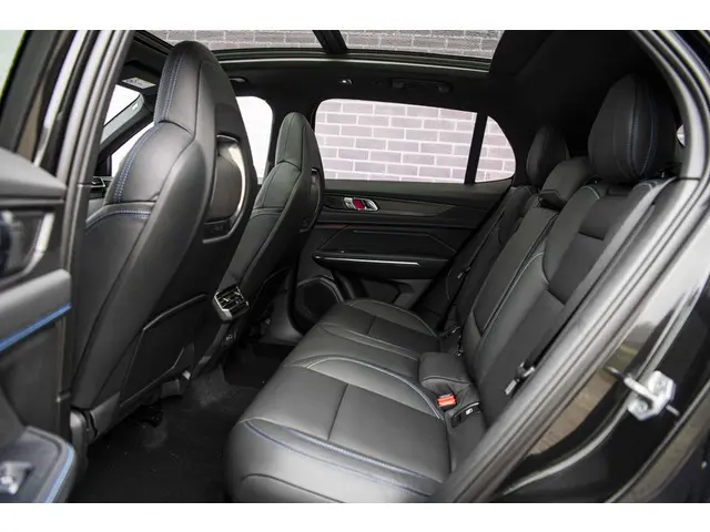 Lynk & Co 01 1.5 2025 Hybride Benzine 6
