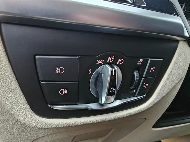 BMW X3 xDrive20i High Executive 2018 Benzine 14