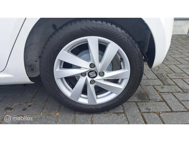 SEAT Mii 1.0 Sport Dynamic 2015 Benzine 9