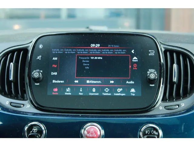 Fiat 500 1.0 Hybrid Dolcevita 2022 Benzine 10