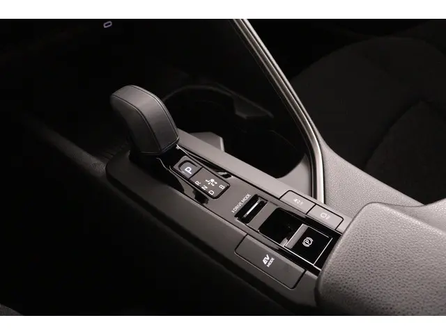 Toyota C-HR 1.8 Hybrid 140 Active 2024 Hybride Benzine 26