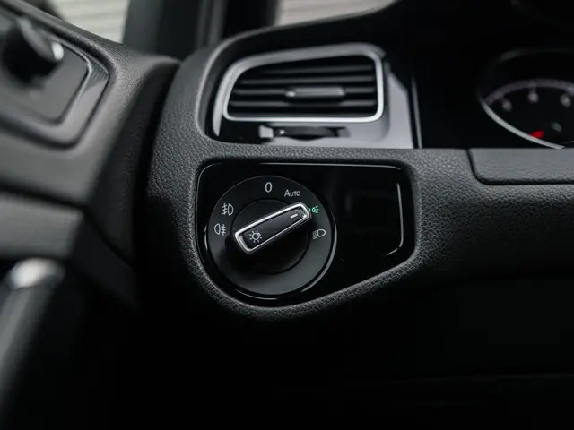 Volkswagen Golf 1.4 TSI Highline 2xR-line 2014 Benzine 24