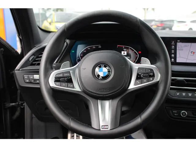 BMW 1 Serie 120i High Executive Edition 2021 Benzine 33